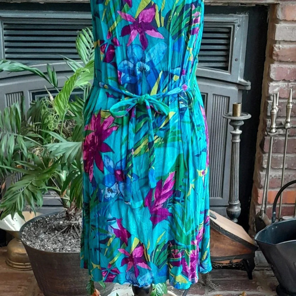 Rich's Sportswear Dress - Picture 6 of 6